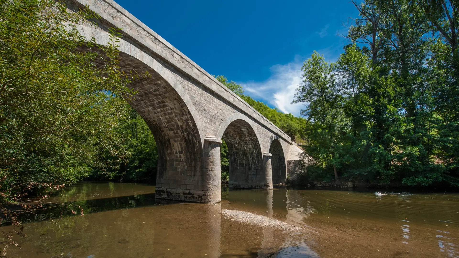 Pont de Brengues Vallée du Célé_03 © Lot Tourisme - C. ORY