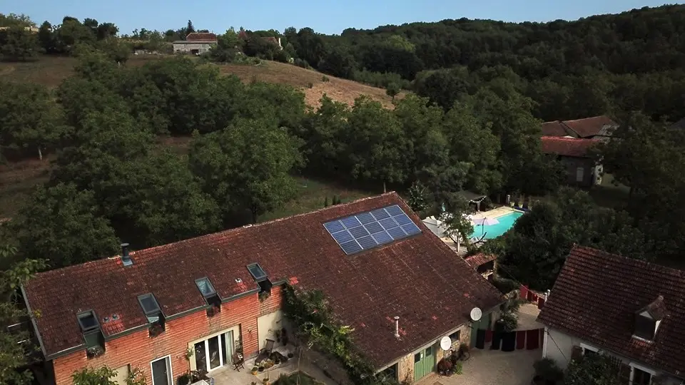 PoolsideHoliday_Bilhac