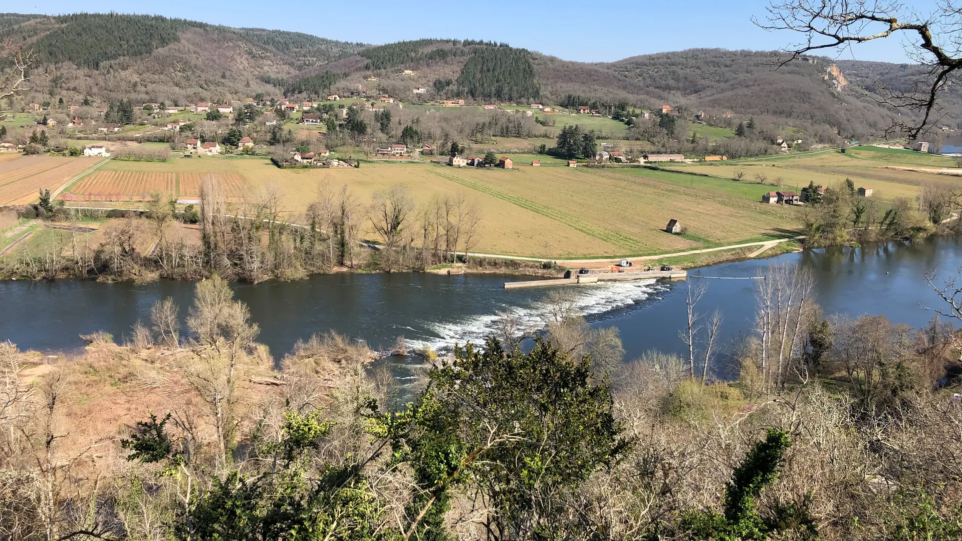 Point de vue sur la vallée du Lot -Sentier de Crégols © Lot Tourisme - A. Leconte 220324-113603