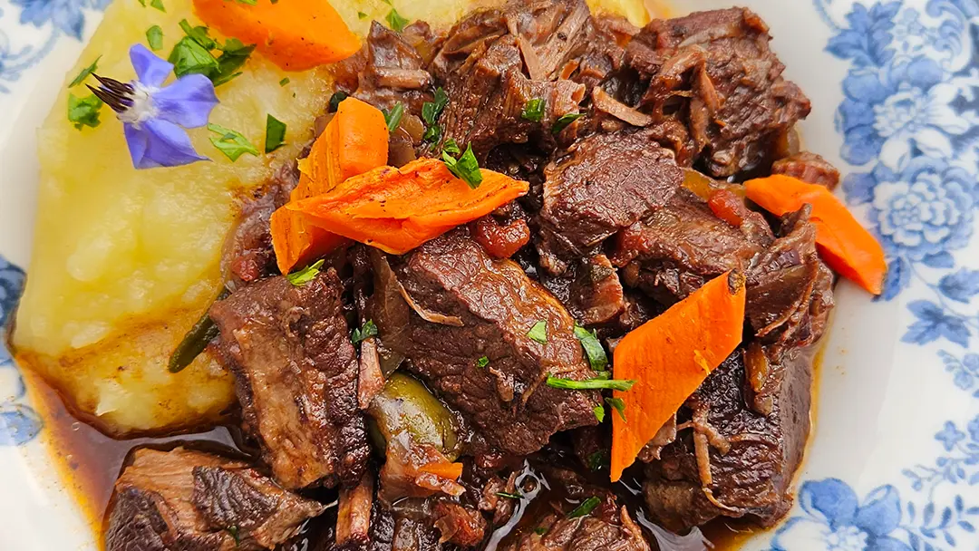 Plat du jour - Boeuf carottes, purée de pommes de terre maison