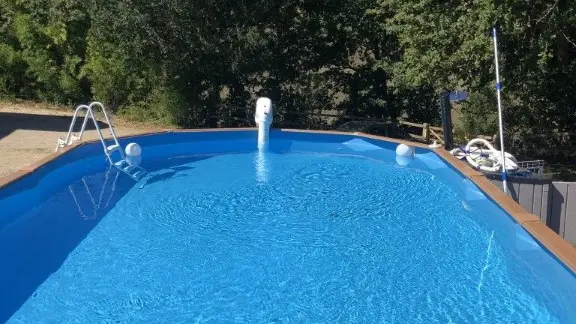 Piscine privée avec courant pour nager sans fin-1