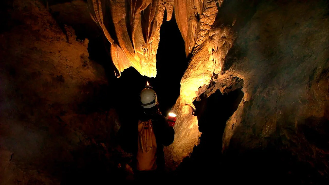 Quelque par sous terre