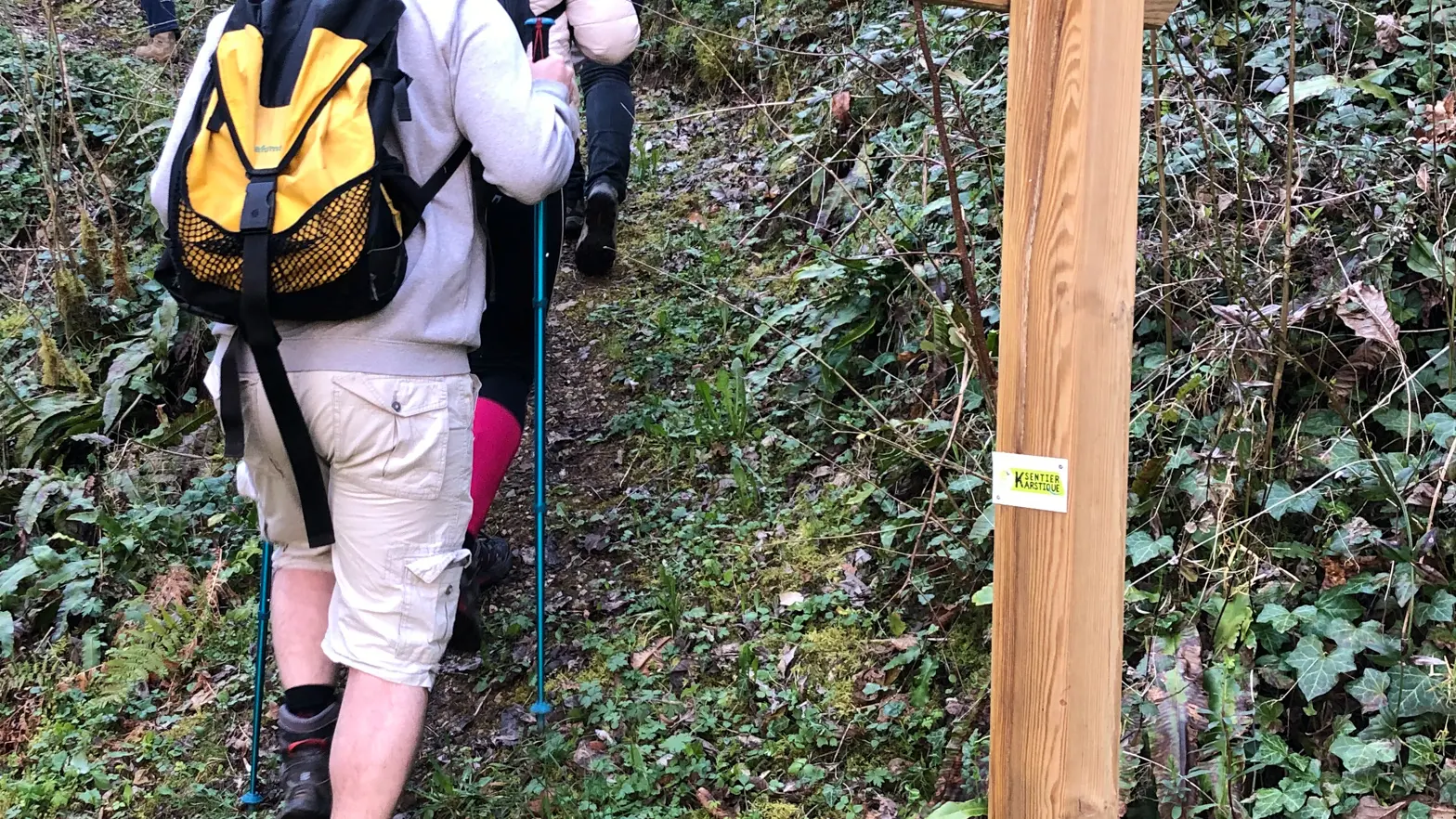 Randonnée sur le sentier karstique de Crégols