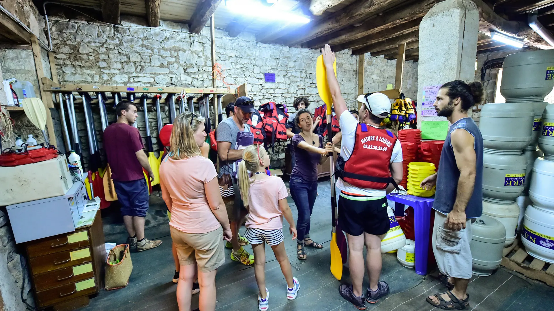 Remise des équipements - base nautique Nature et Loisirs_04 © Lot Tourisme - C. ORY