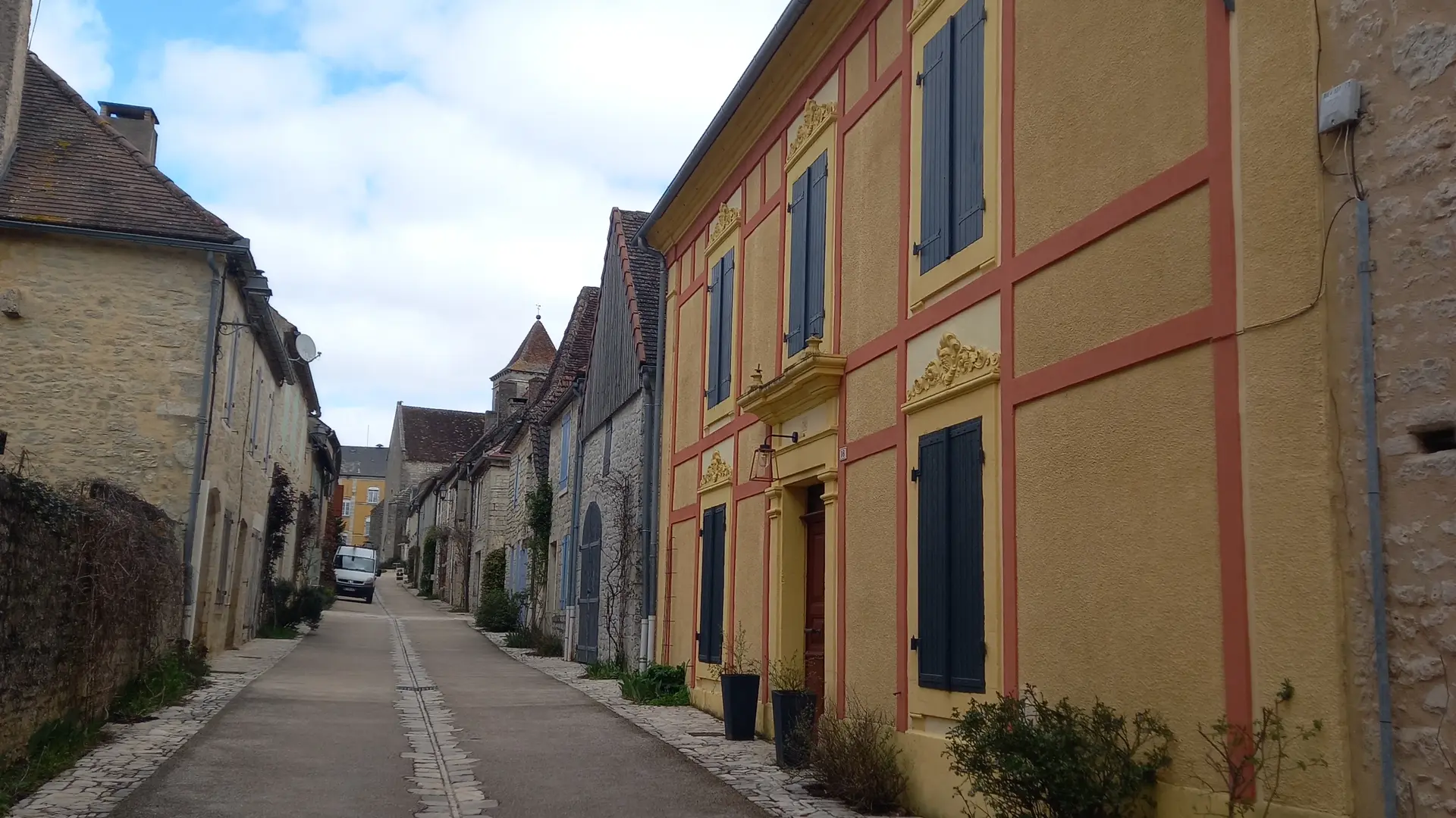 Rue Montfaucon