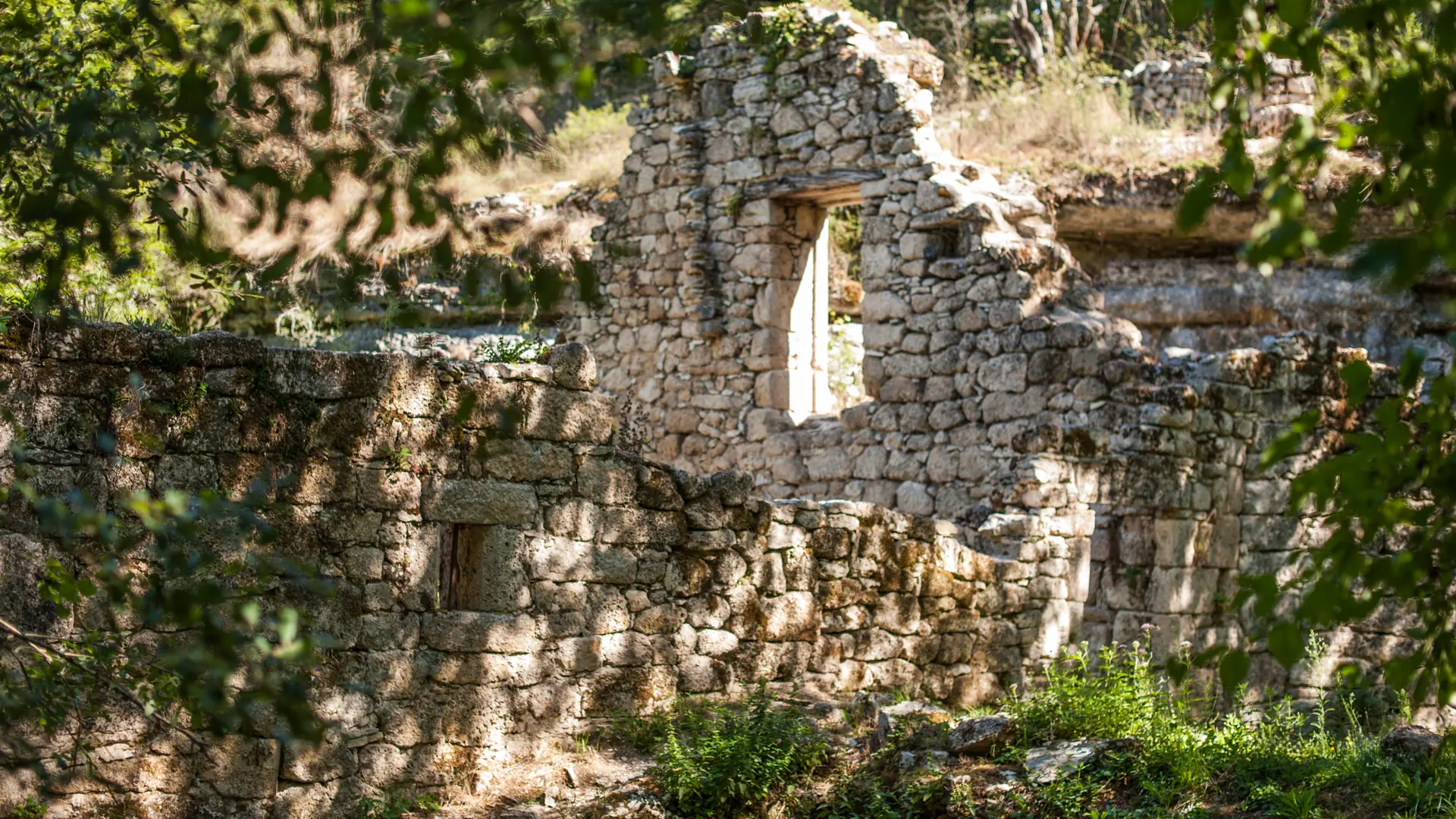 Ruines du moulin de Cabouy © Lot Tourisme - C. ORY