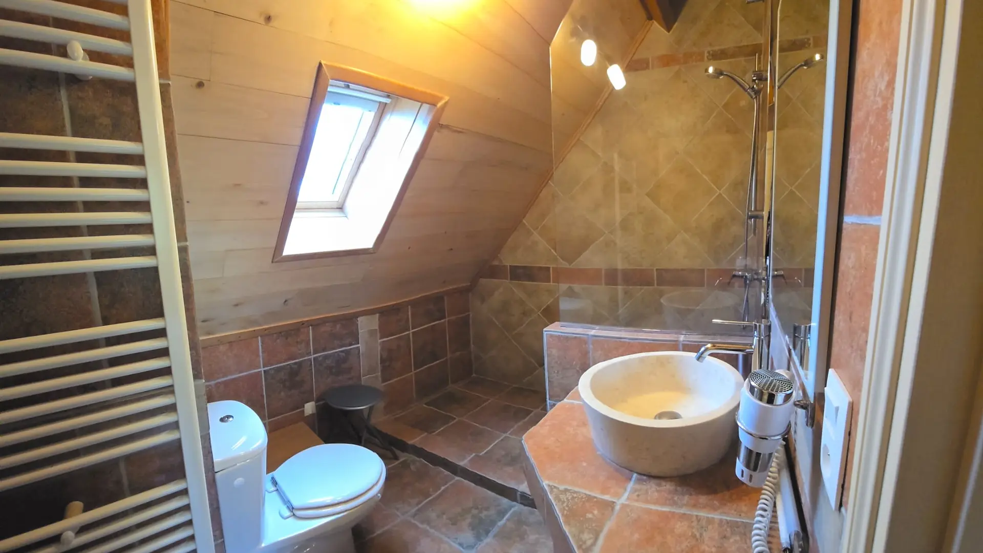 Salle d'eau chambre 1 étage