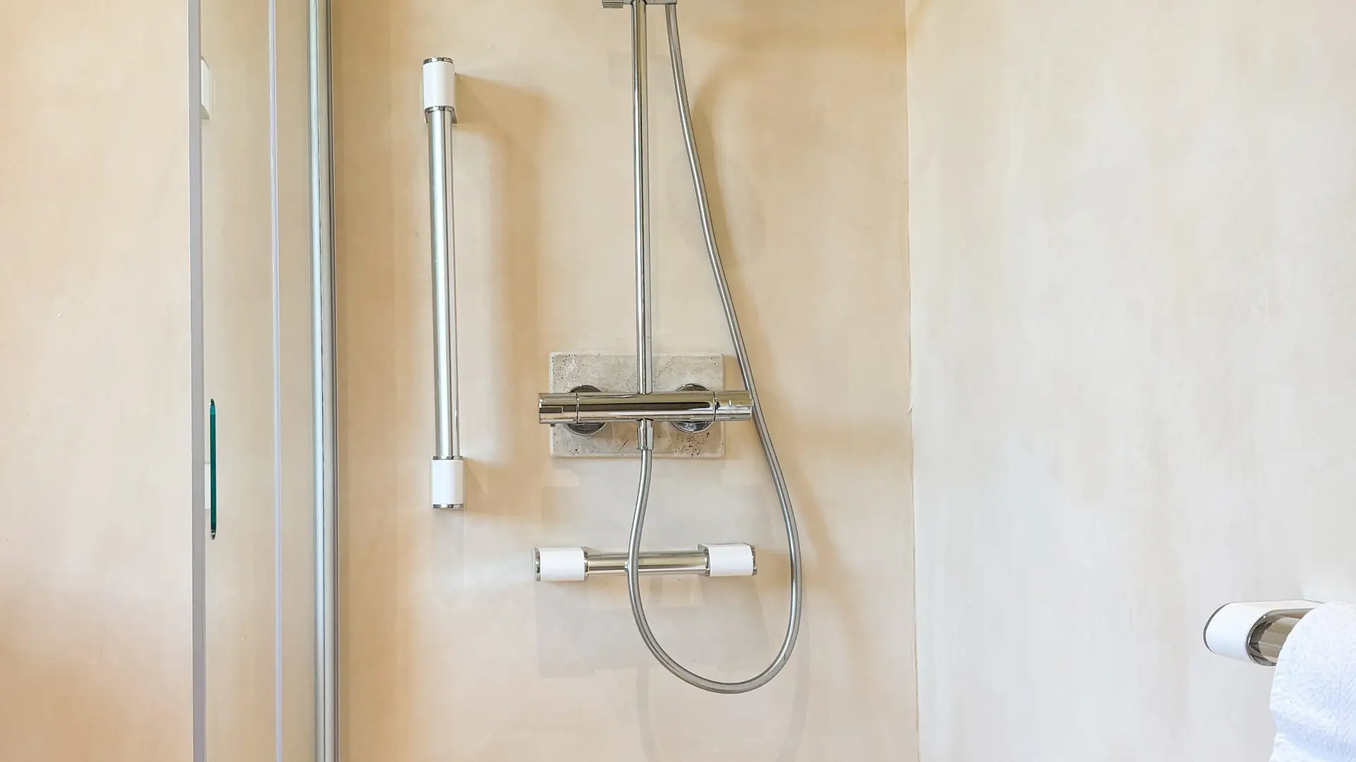 Salle de Bain PMR