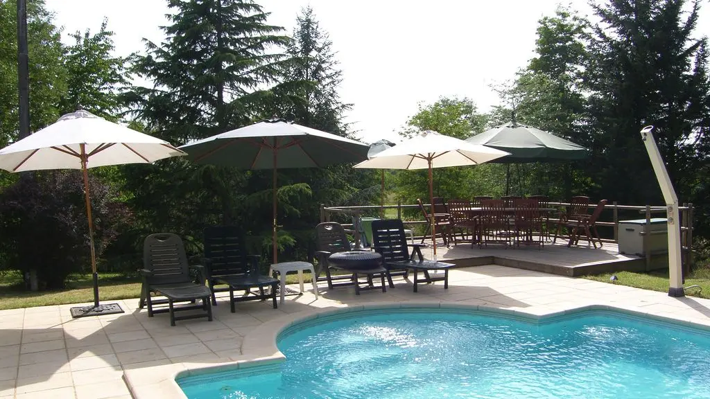 Sparkling pool in the evening sun