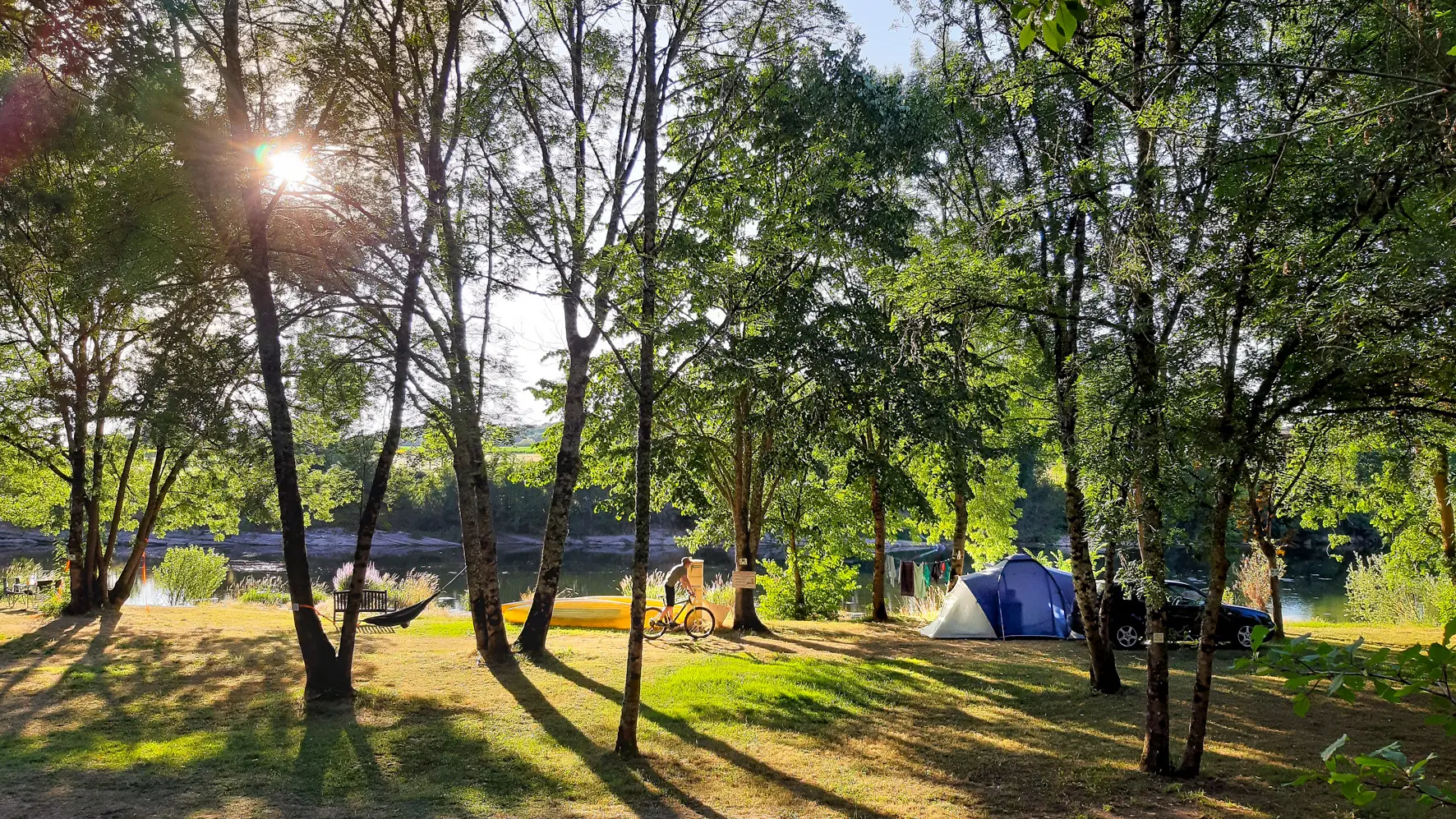 Standplaatsen aan de rivier Camping Le Clos Bouyssac, heerlijk fietsen in de omgeving-2