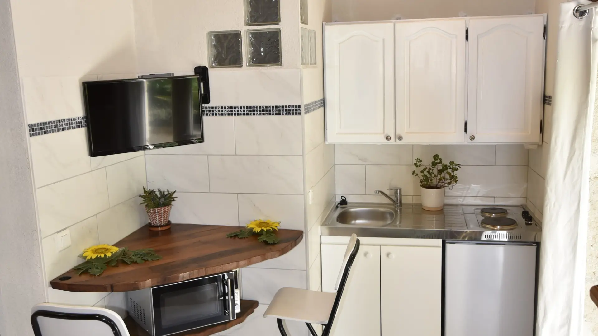Studio avec salle de bain et kitchenette