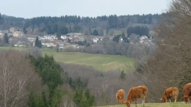 VUE DE SOUSCEYRAC DEPUIS LE SENTIER