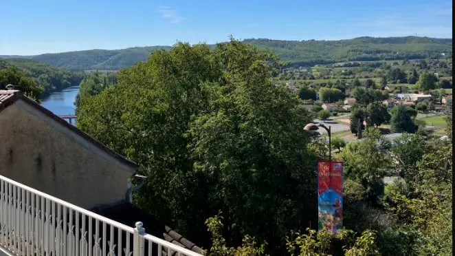 Vue de la terrasse sur la vallée