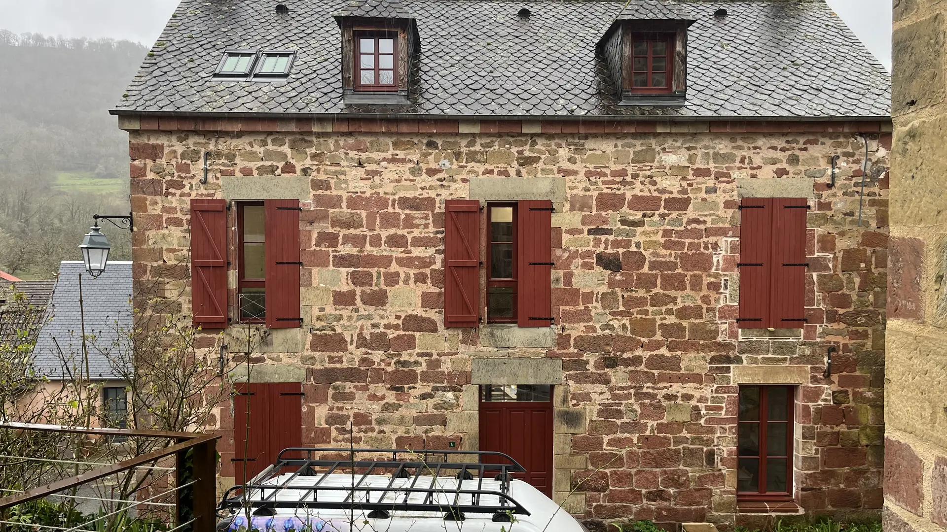 Vue depuis le parking de l'église