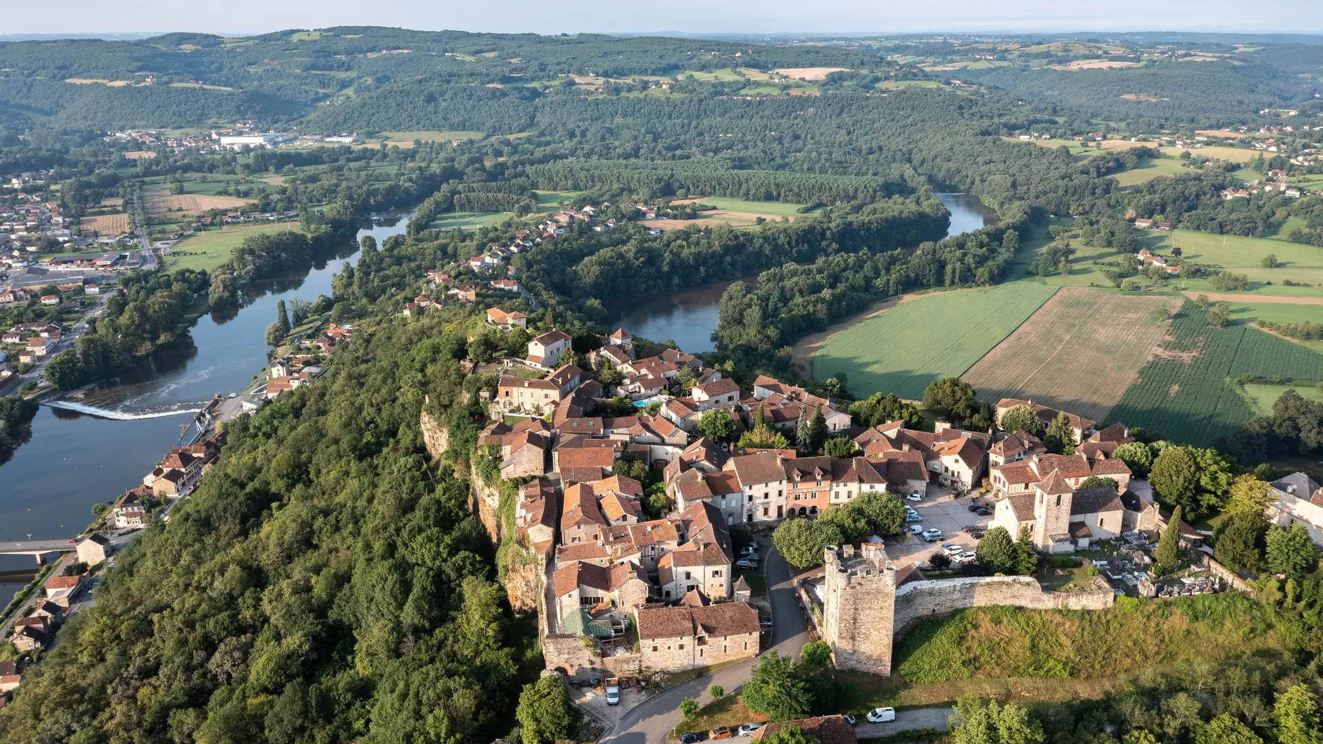 Vue drone de Capdenac-le-Haut © Cyril Novello - Lot Tourisme 210721-080955
