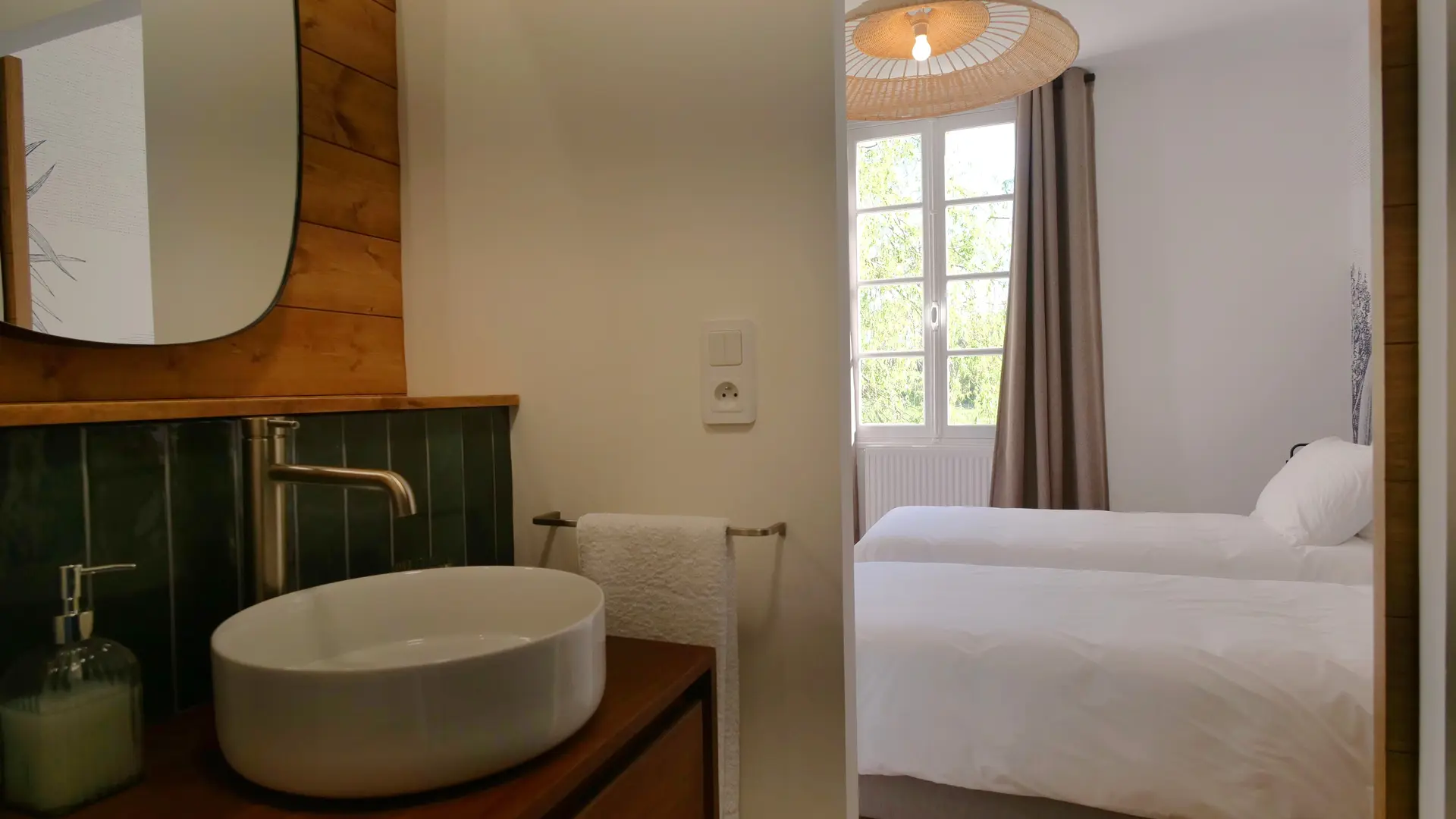 Vue salle de bain 2