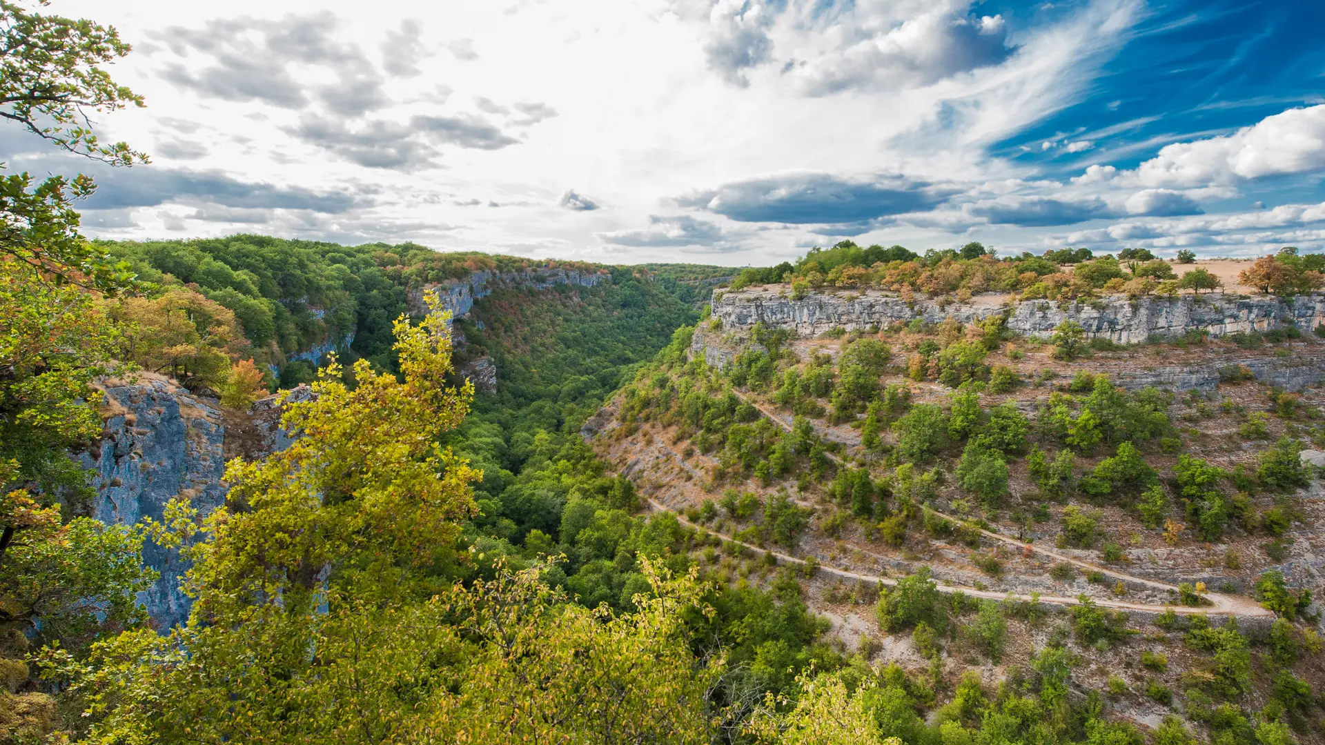 Gramat - Vue sur le causse et le Canyon de l'Alzou © Lot Tourisme - C. ORY