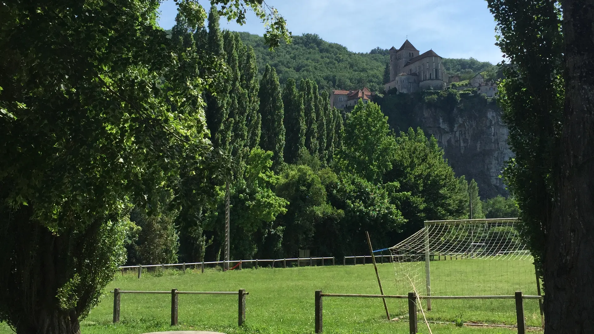 aire-pic-nic-st-cirq-lapopie