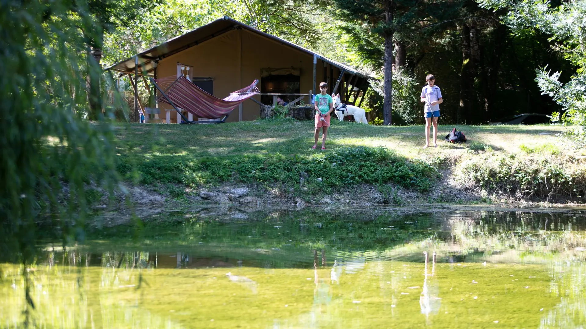 Camping Des Arcades hébergement pêche