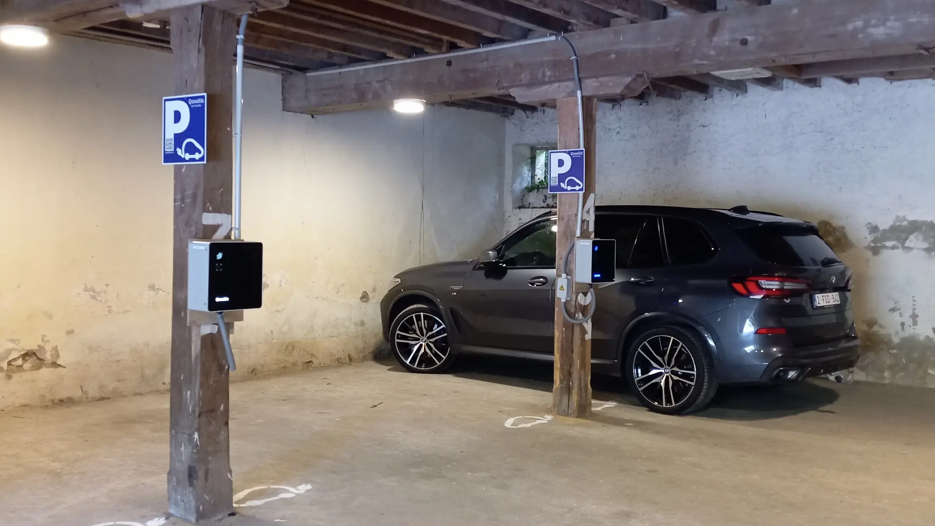 2 bornes de recharge pour véhicules électriques