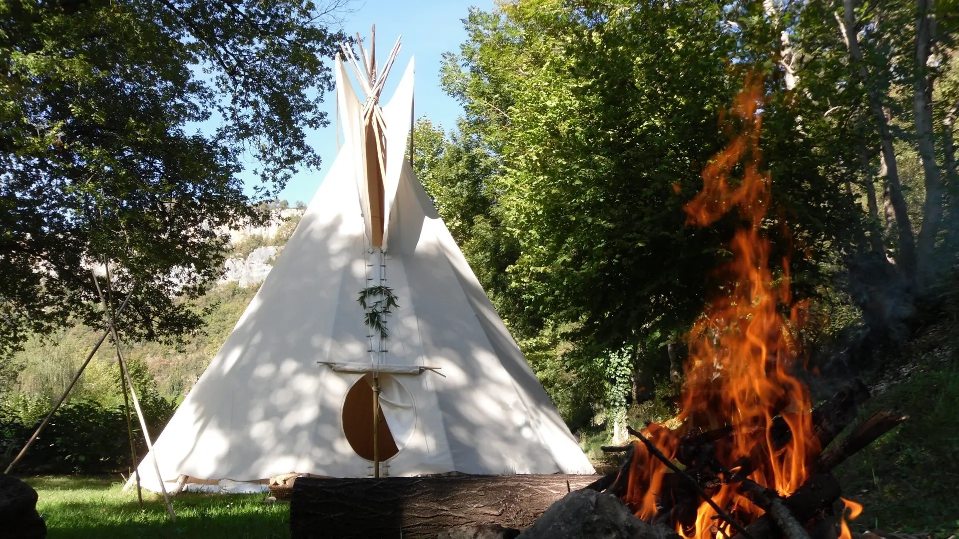 camping lot tipi