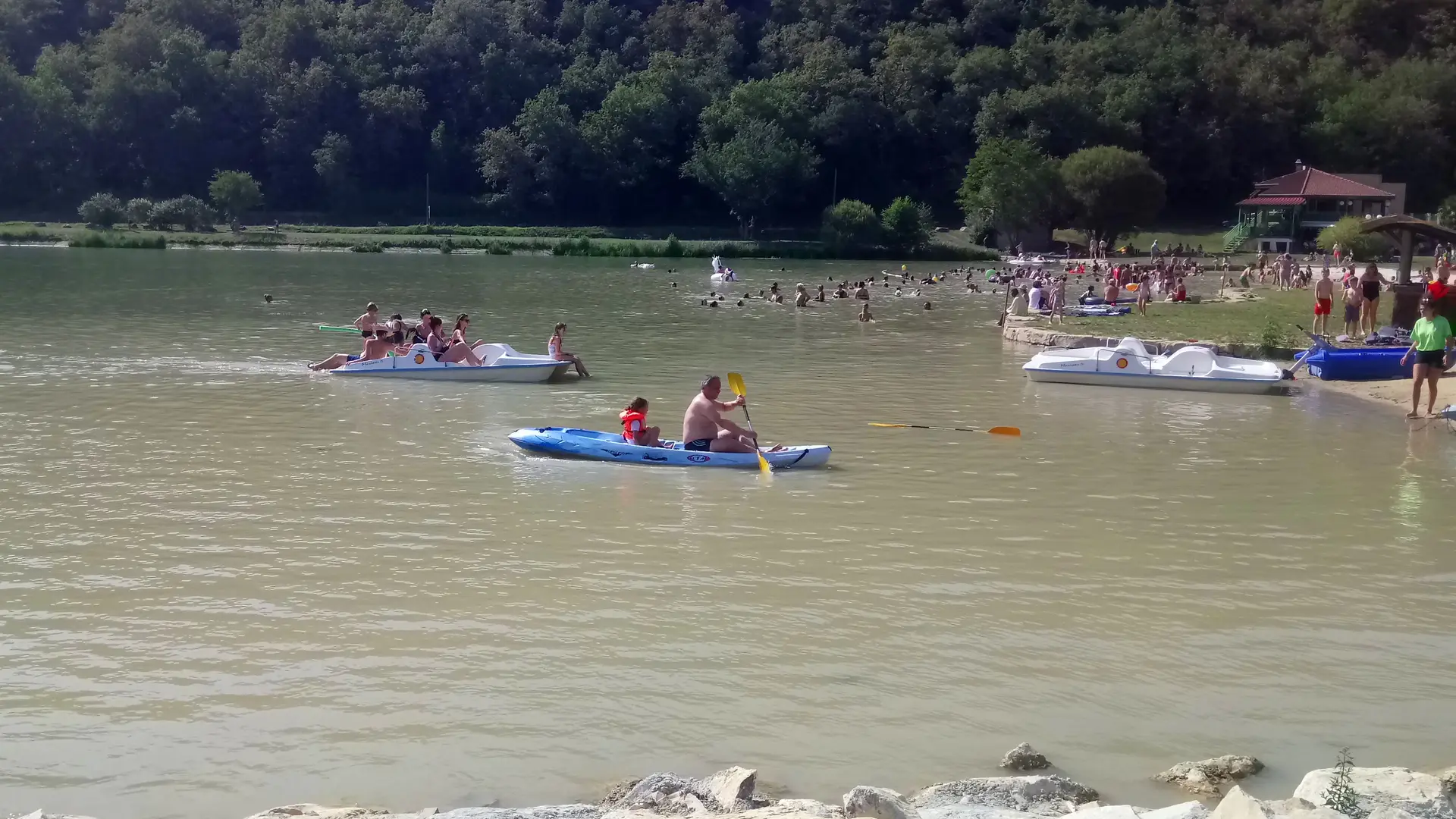 canoe-pedalo-lac-vert-catus