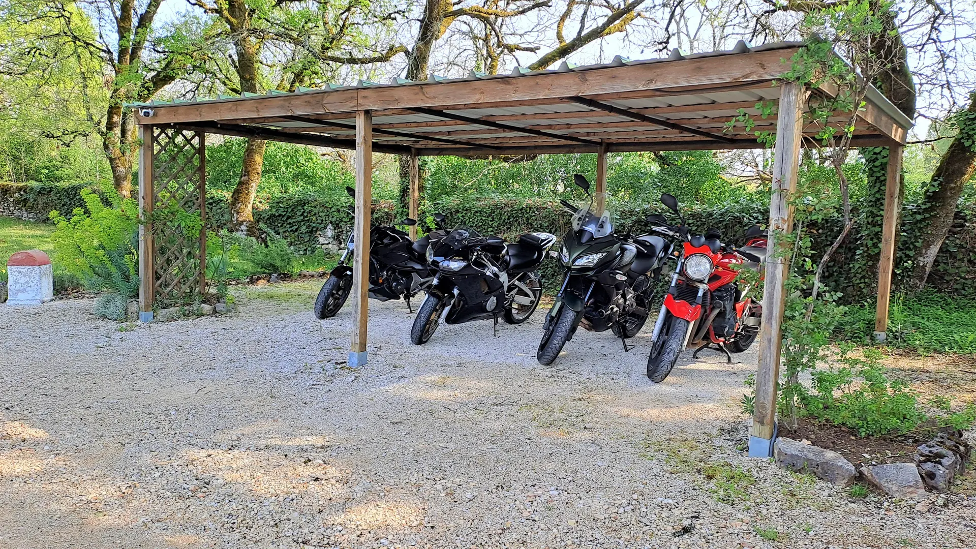 carport motos et voitures