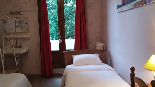 chambre 2 lits simple