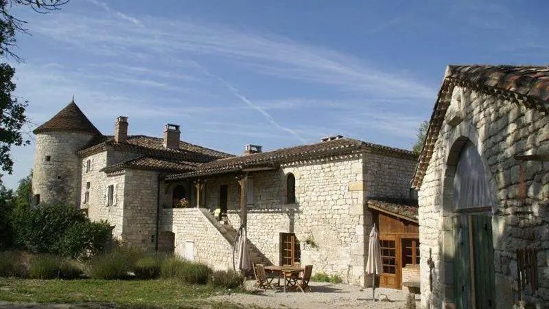 chateau Fabre Vieux - a droite la MAISON ESCALIER