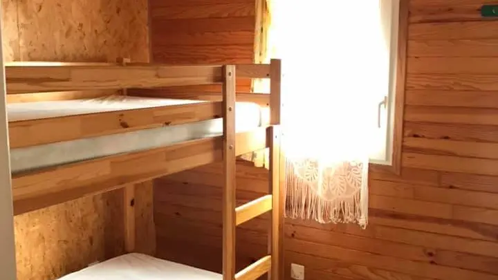 chambre avec lits superposés