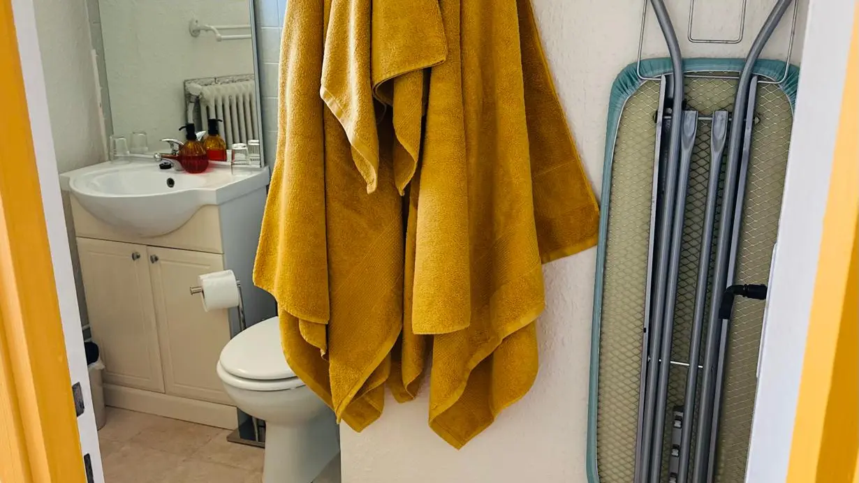 chambre jaune 9