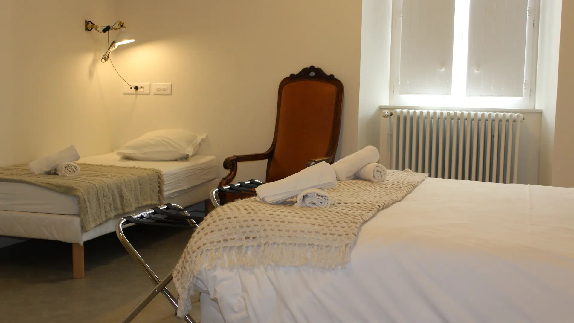 chambre triple lit double et 1 lit simple