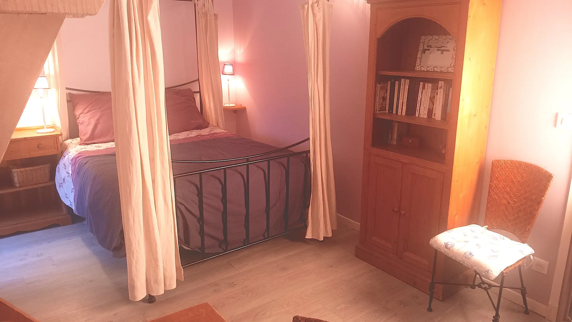 CHAMBRE MAUVE