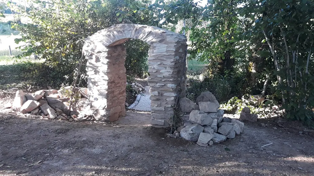 chapelle ruinée puy de noix
