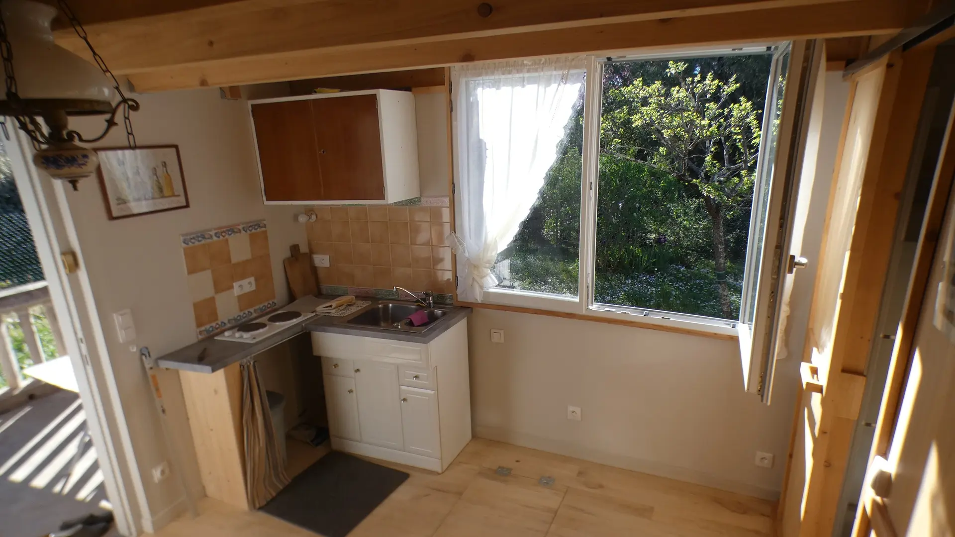 coin kitchenette