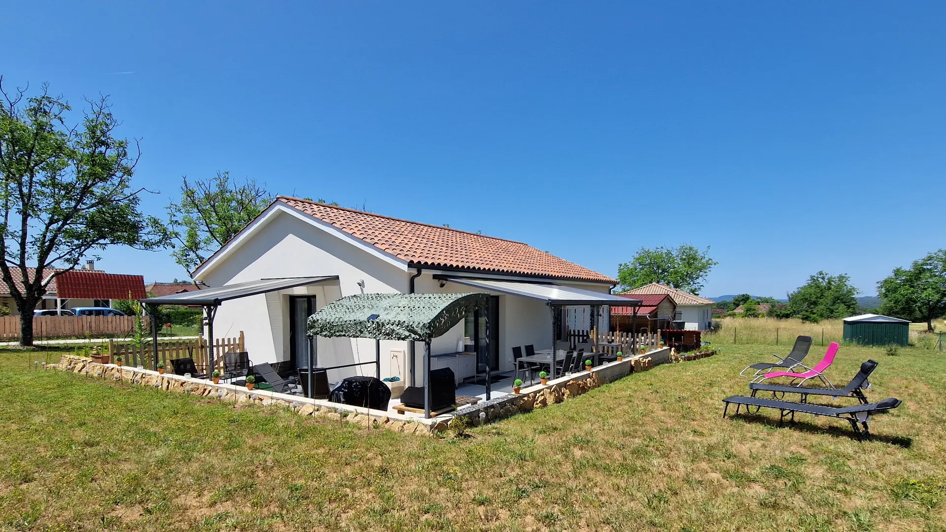 derrière les terrasses