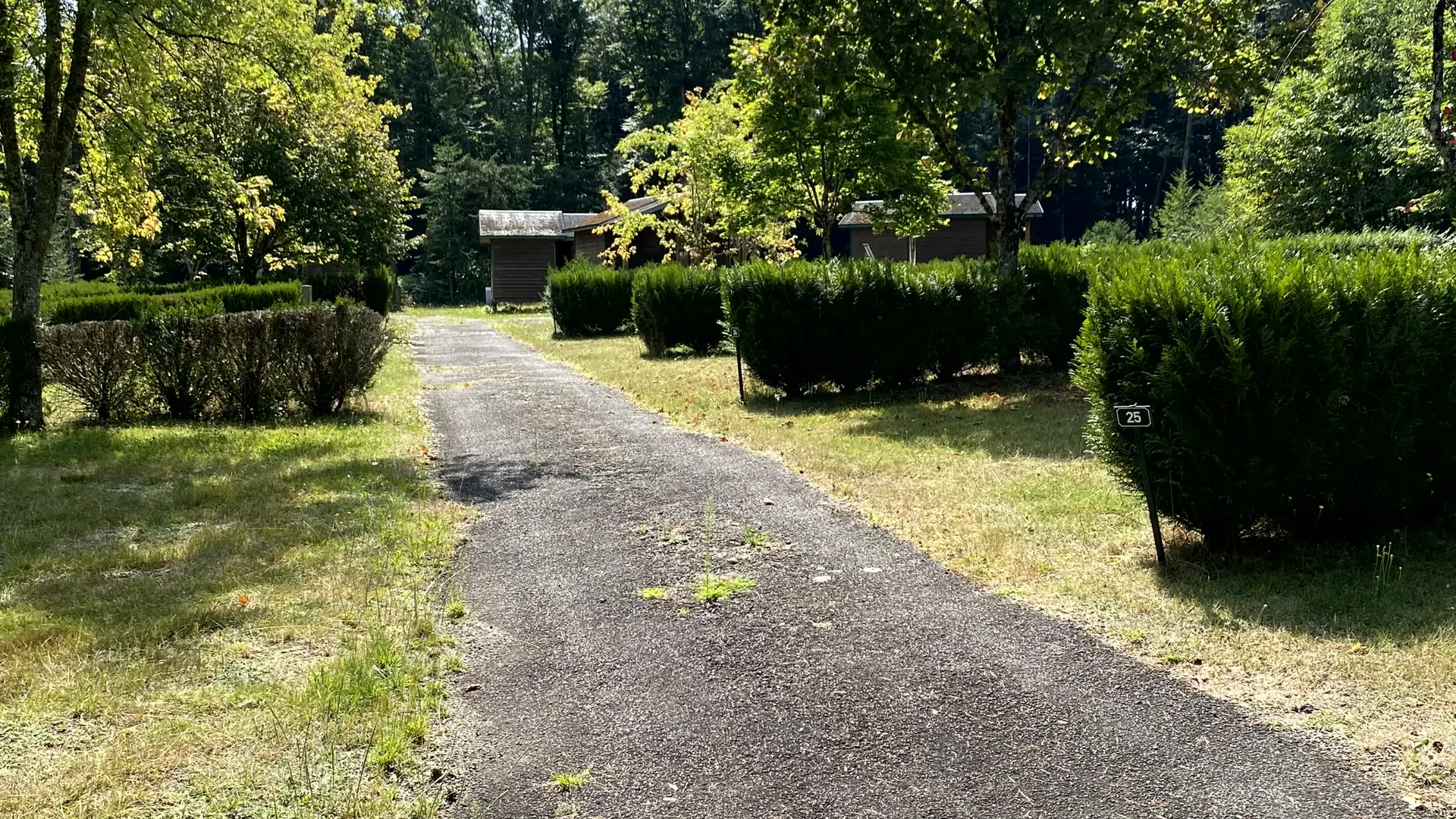 Camping Le Vert-Bois à Saint-Martin-la-Méanne, emplacements nus
