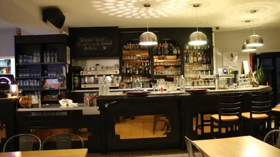 en bas d'la rue comptoir