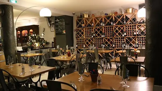 en bas d'la rue interieur