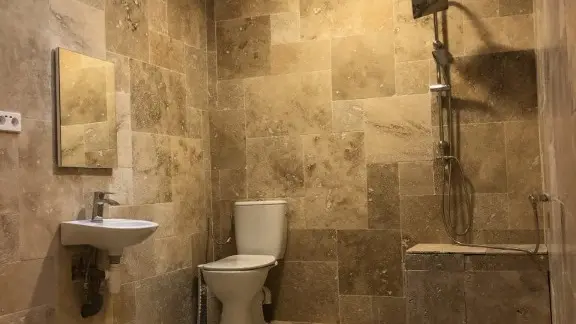 ensuite-shower-room-1