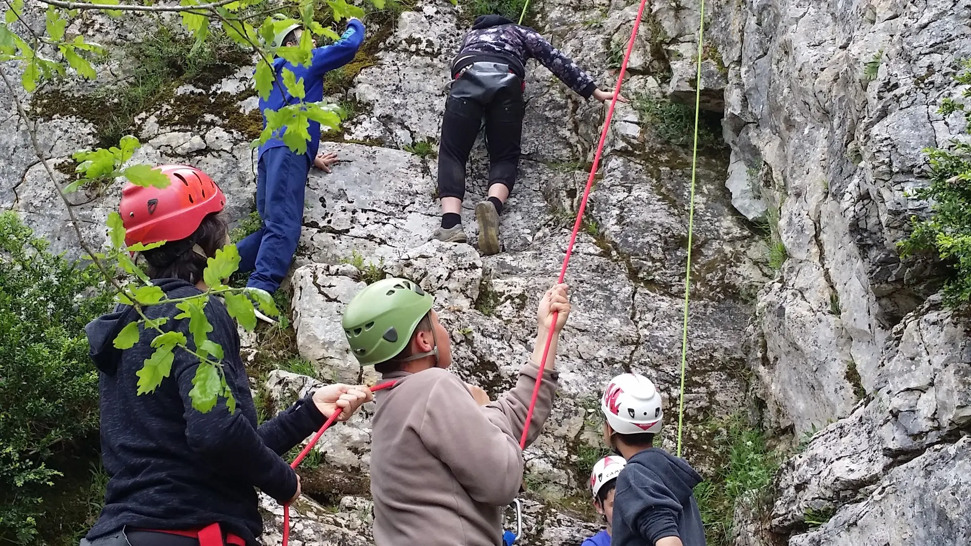 Quercy Aventure- Bureau des guides à Figeac -Spéléo Escalade Canyoning Randonnée