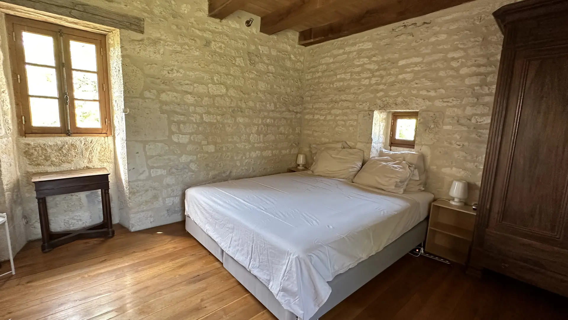 Maison Escalier: etage - coin chambre avec lits-jumeau