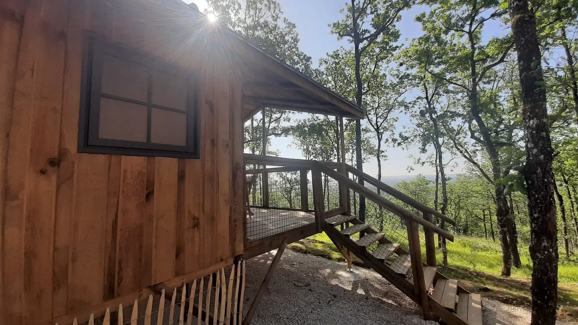 Cabane sur pilotis