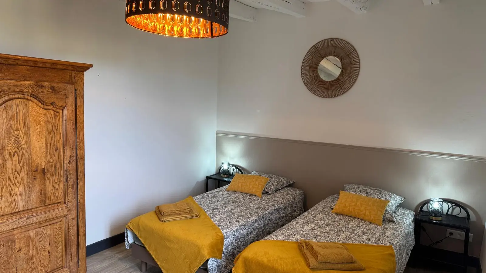 chambre 2 ( lits 90x200)
