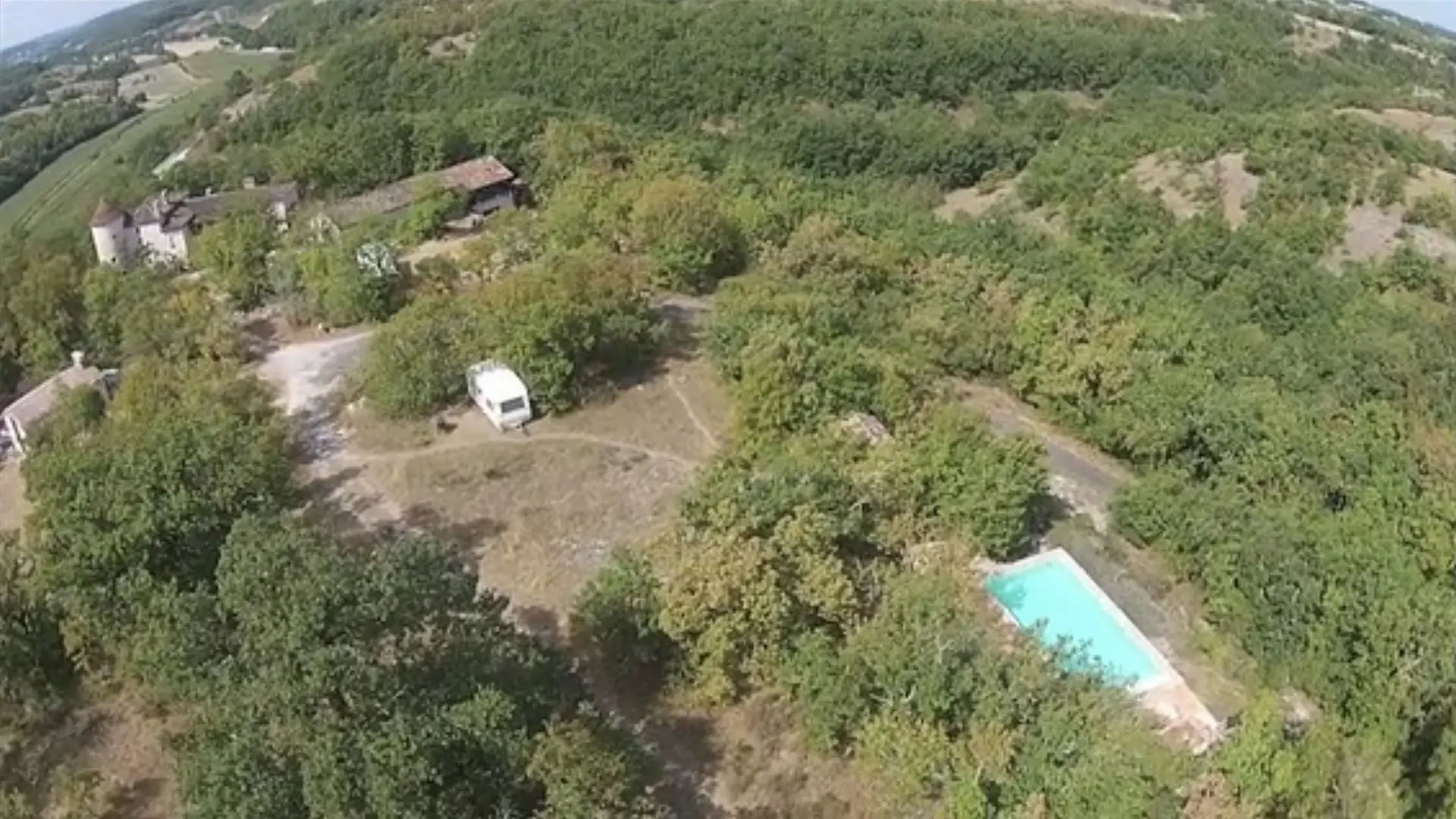 drone - batiments et piscine