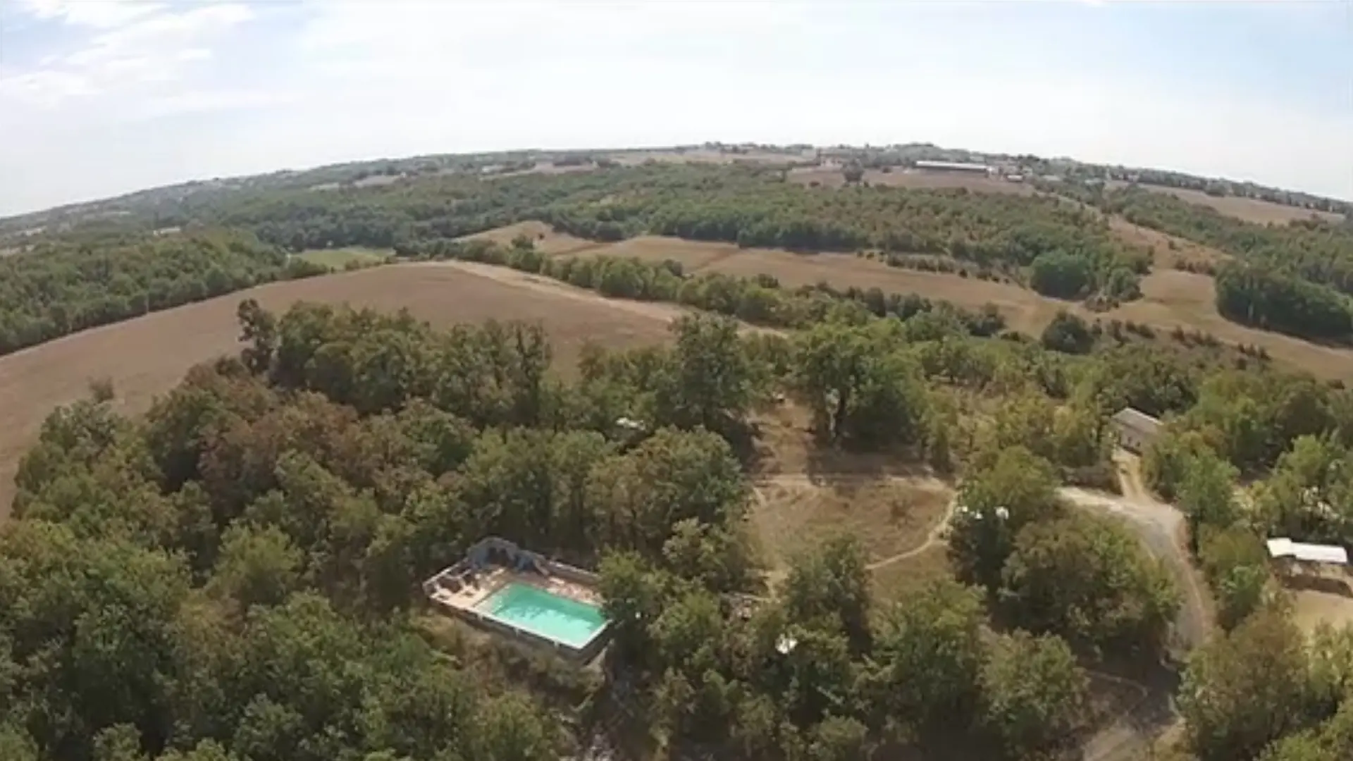 drone - piscine et plateau