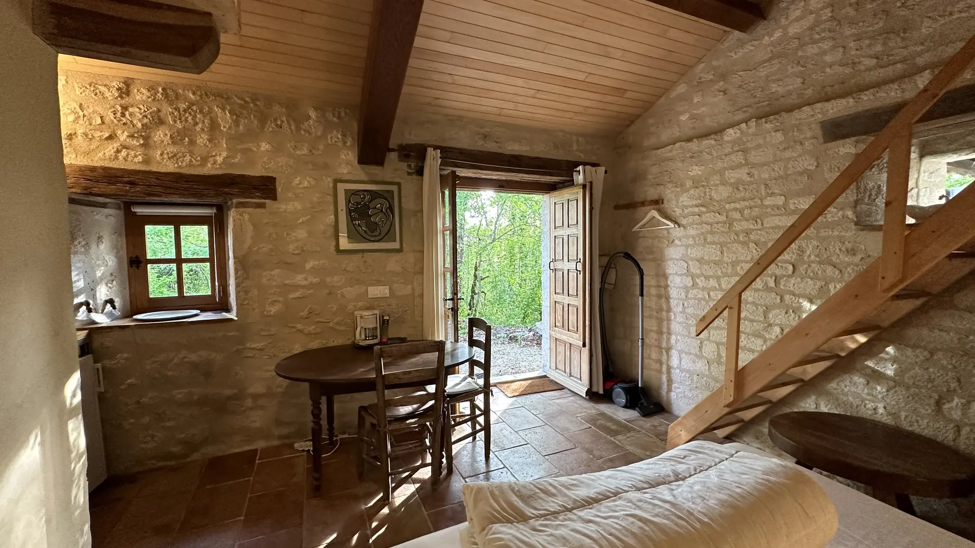 Oleander - vue du lit a la porte d'entrée