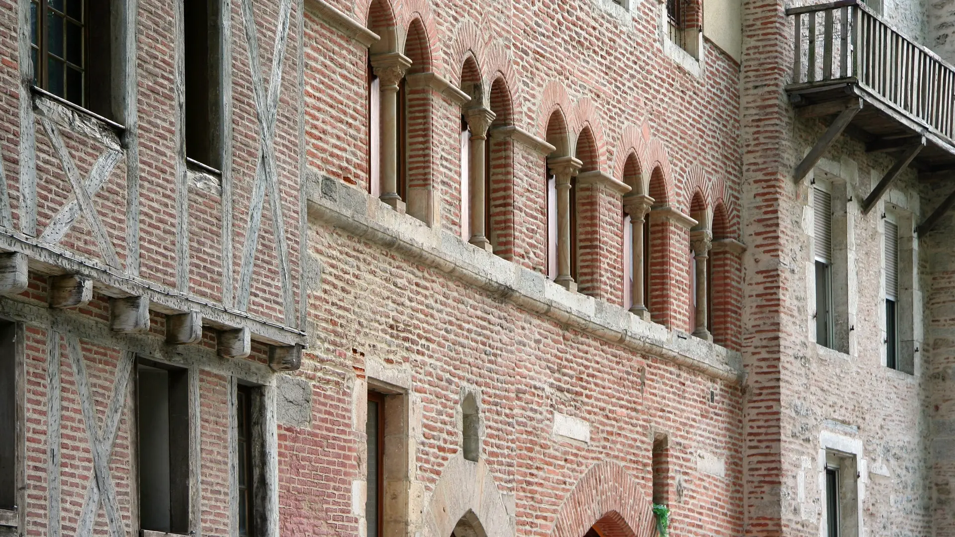 Rue Daurade à Cahors maisons médiévales