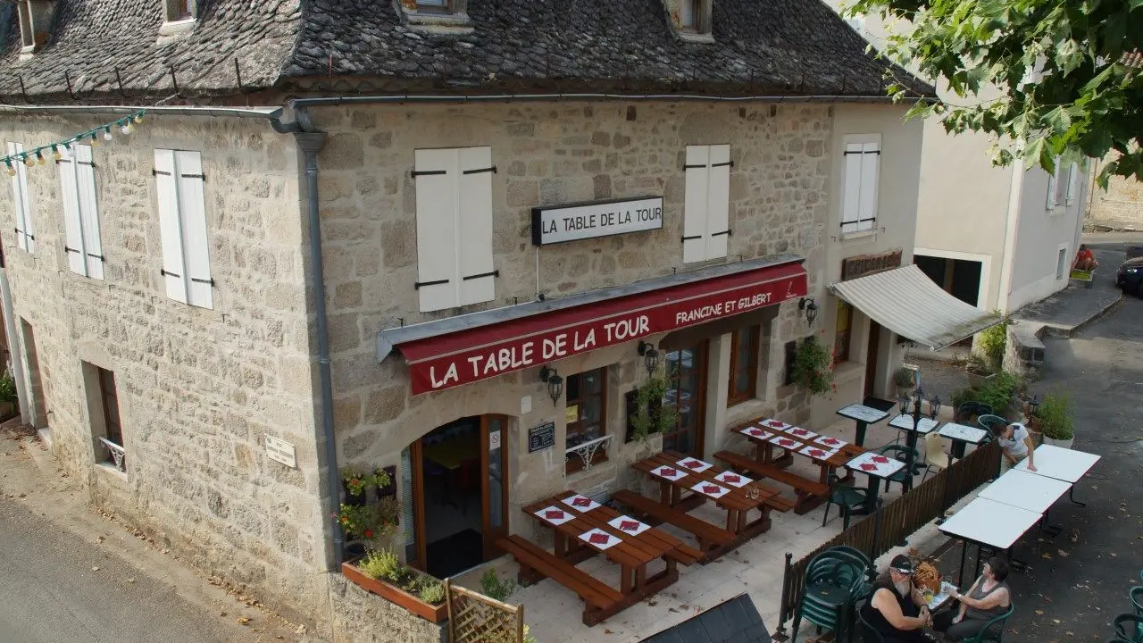 la table de la tour