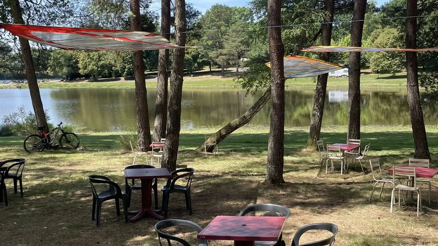 La guinguette lac de Feyt